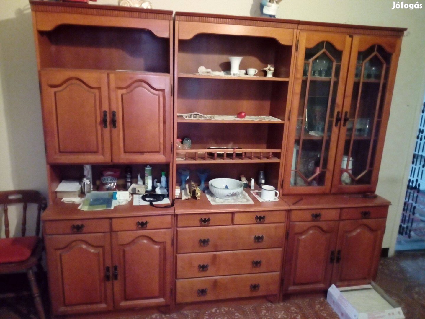 Bútor,szekrények,Román tálaló,asztal,székekkel