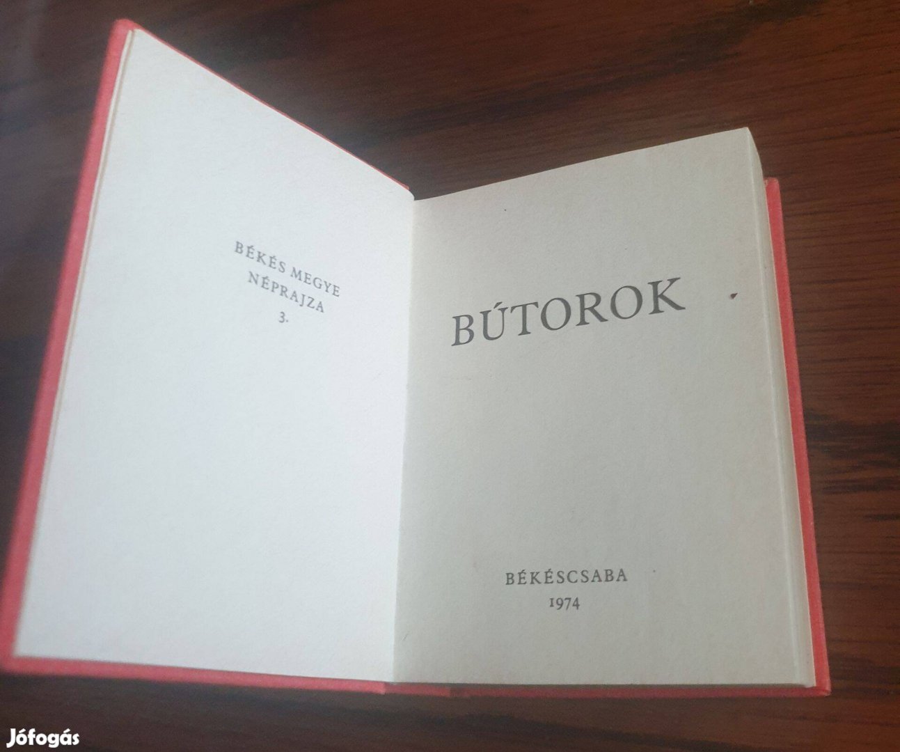 Bútorok c. minikönyv eladó