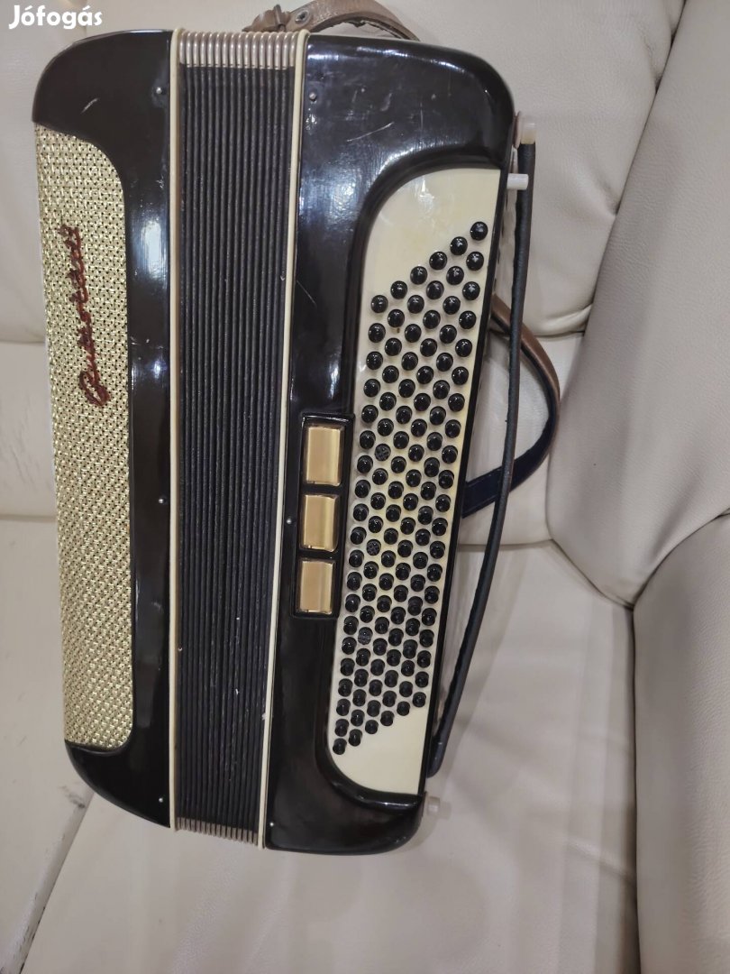 Buttstadt 120 basszusos tangóharmonika Harmonika