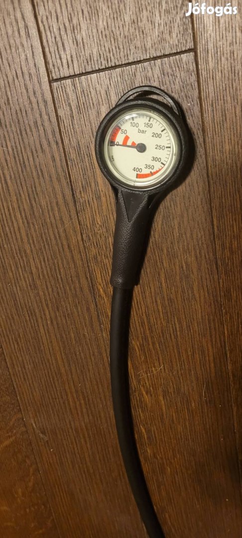 Búvár nyomásmérő óra