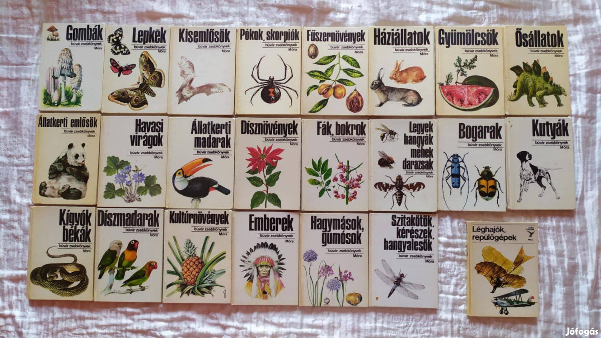 Búvár zsebkönyvek 221 db