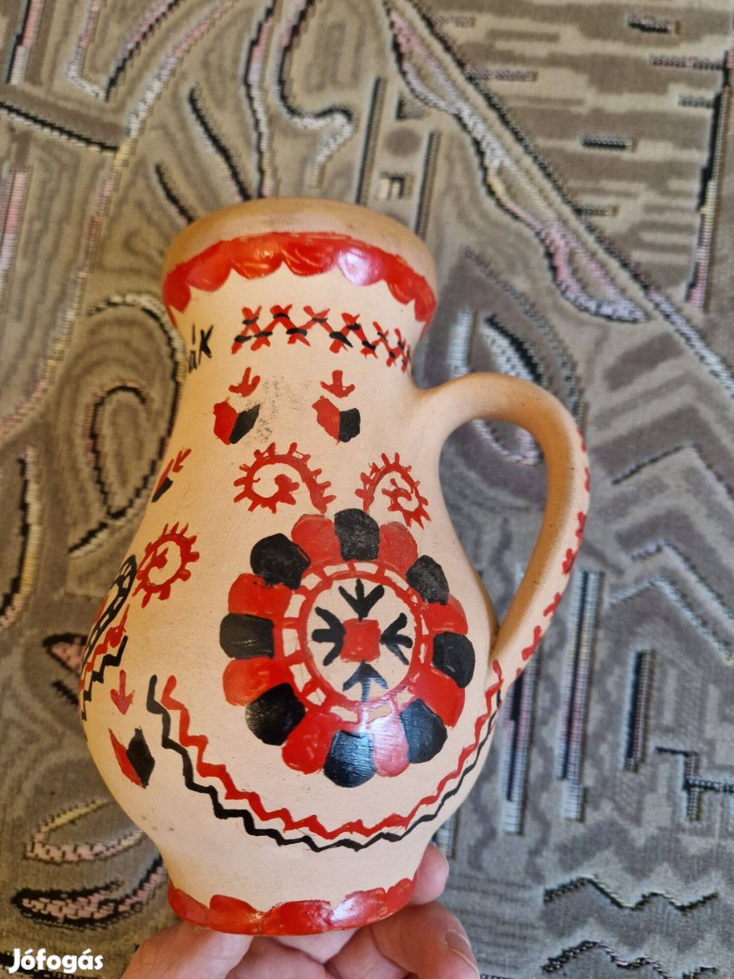 Buzsáki fekete piros kézzel festett kerámia kancsó / váza