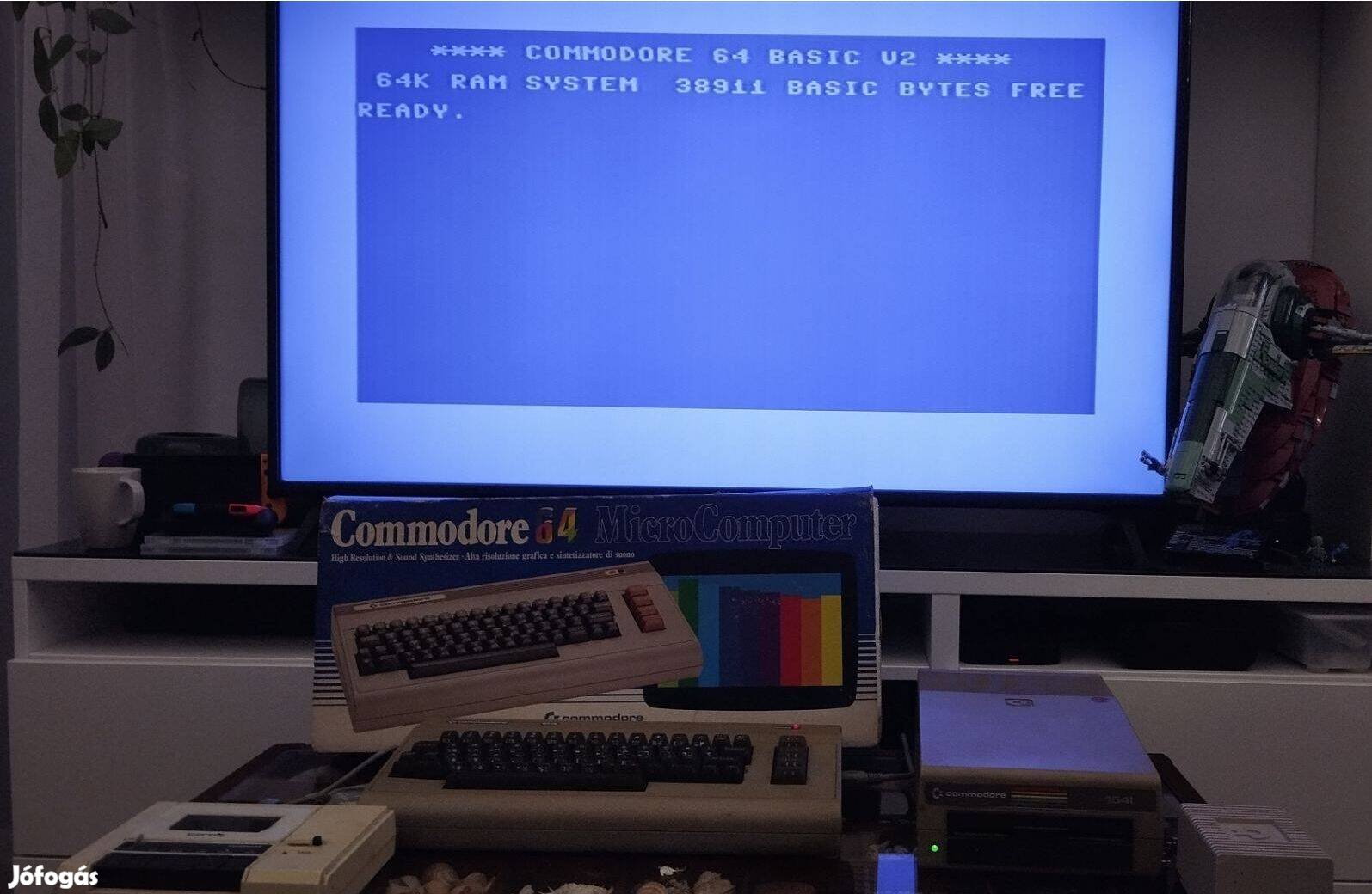 C64 floppyval, magnóval, sok játékkal, 4 joystickkal, könyvekkel