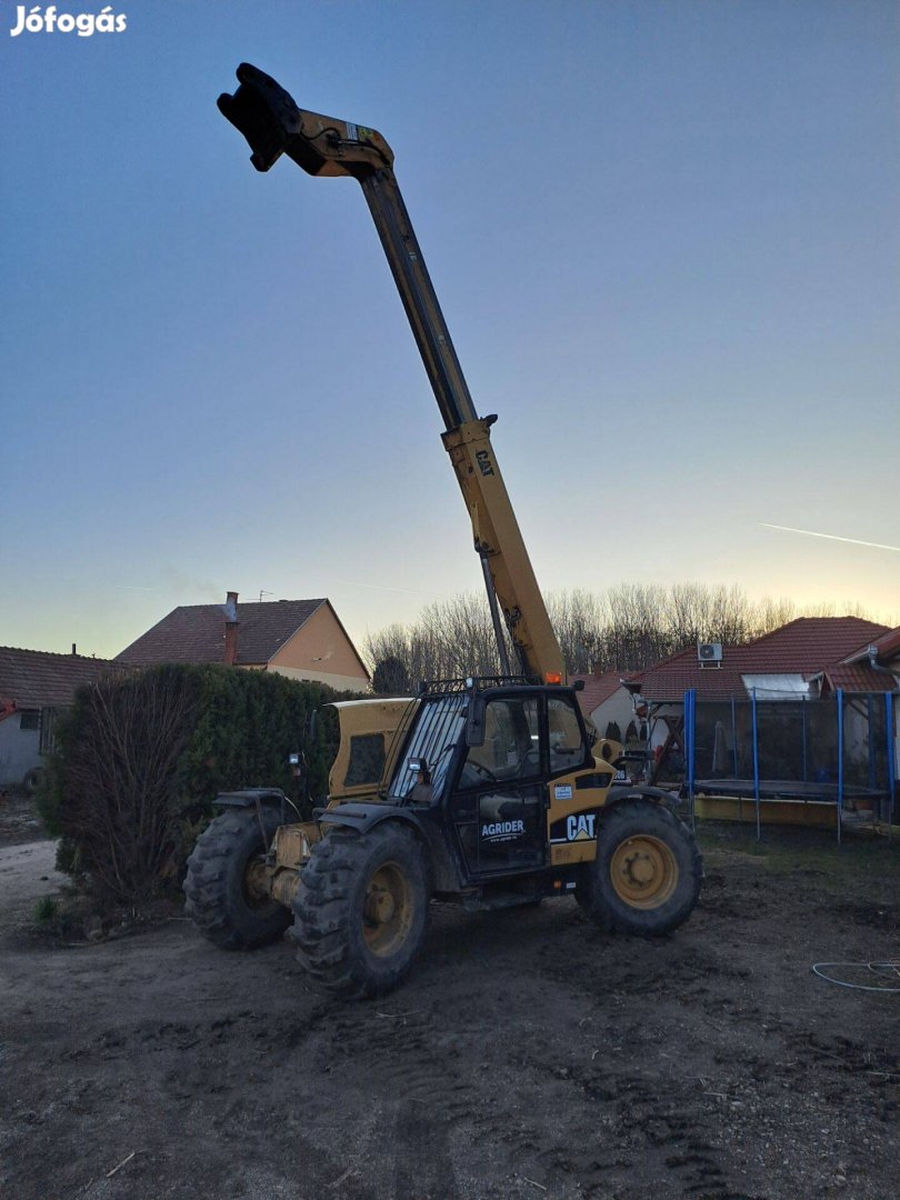 CAT TH330B Teleszkópos rakodó