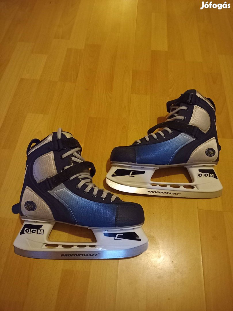 CCM Unisex korcsolya, hoki kori 42-es