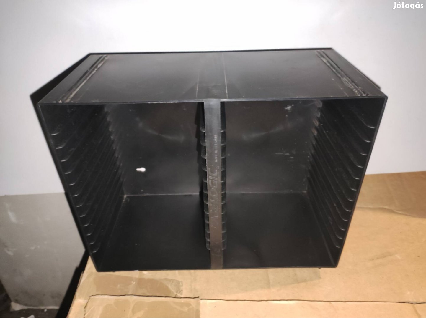 CD tartó, Case logic