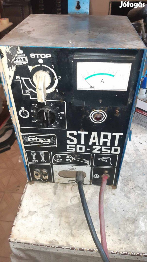 CEM Akkutöltő bikázó 12/24V 50A