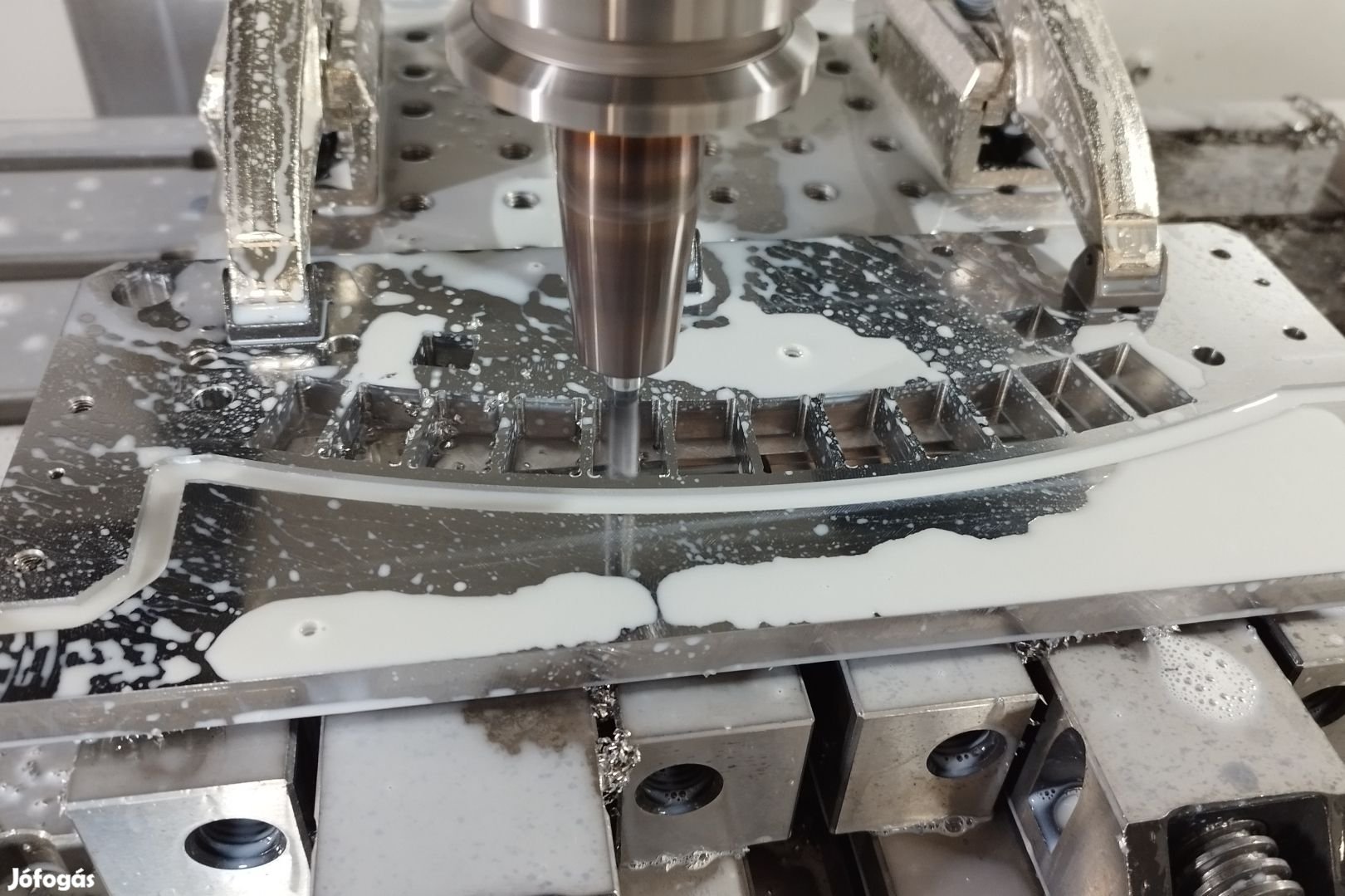 CNC forgácsoló