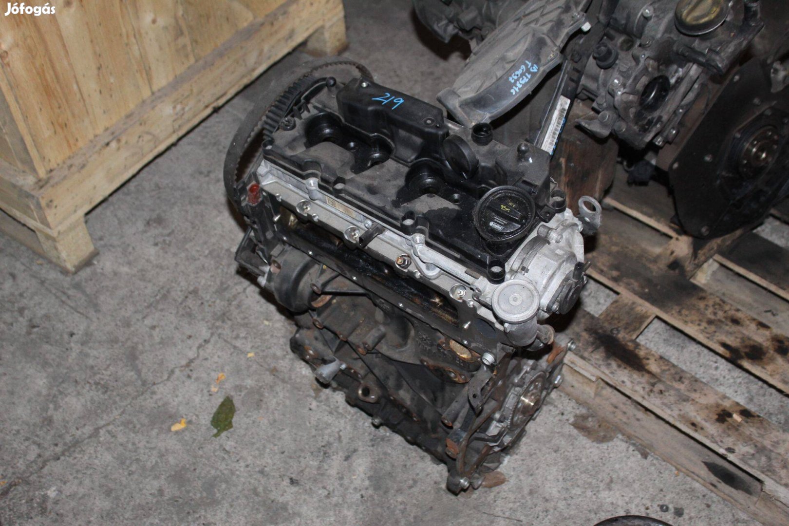 CRM 2.0D fűzött blokk hengerfejjel