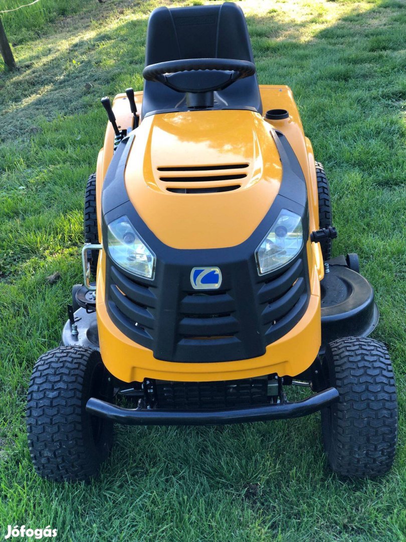 CUB Cadet Fűnyíró Traktor