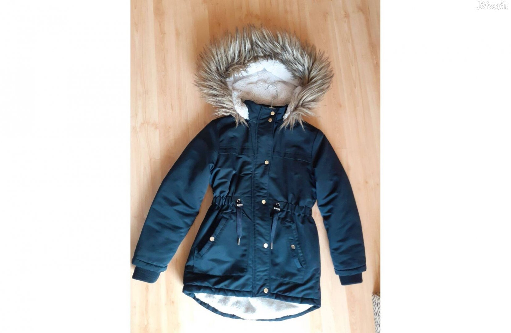 CA hibátlan sötétkék kapucnis kabát 140