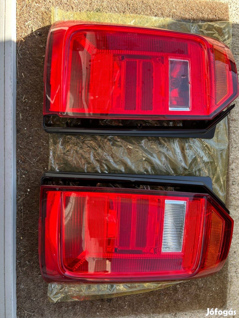 Caddy hátsó lámpa, párban