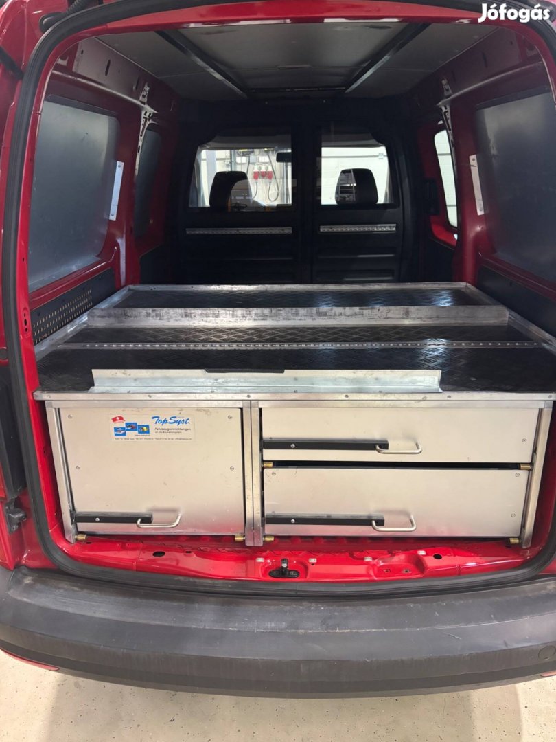 Caddy járműberendezés