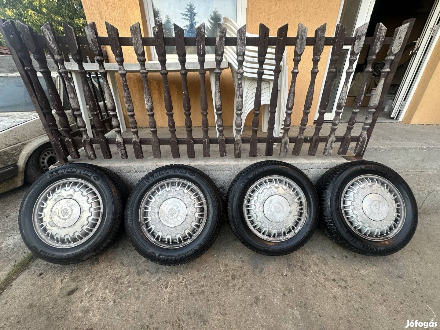 Cadillac 16-os alufelni szett 215/60 R16 Michelin téligumikkal