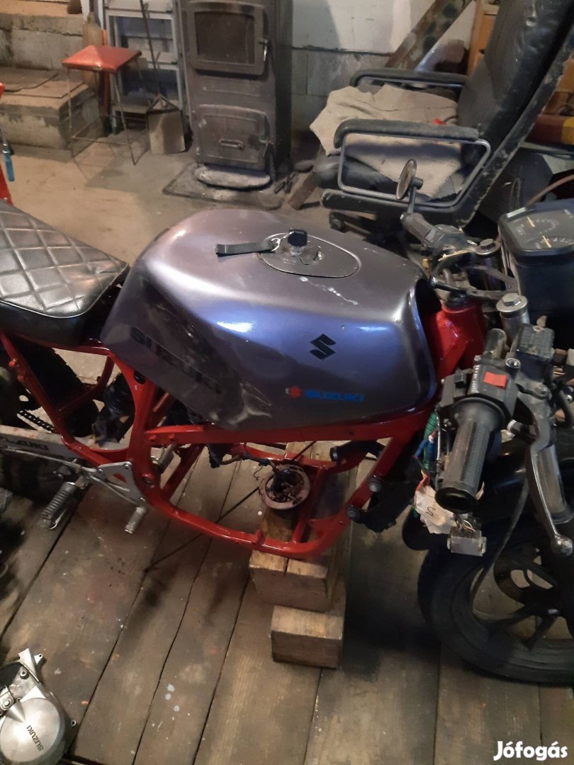Cafe racer Suzuki motor eladó