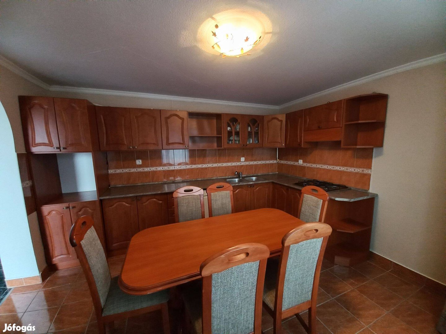 Calvados konyhabútor étkező asztal 6 székkel előszobabútor