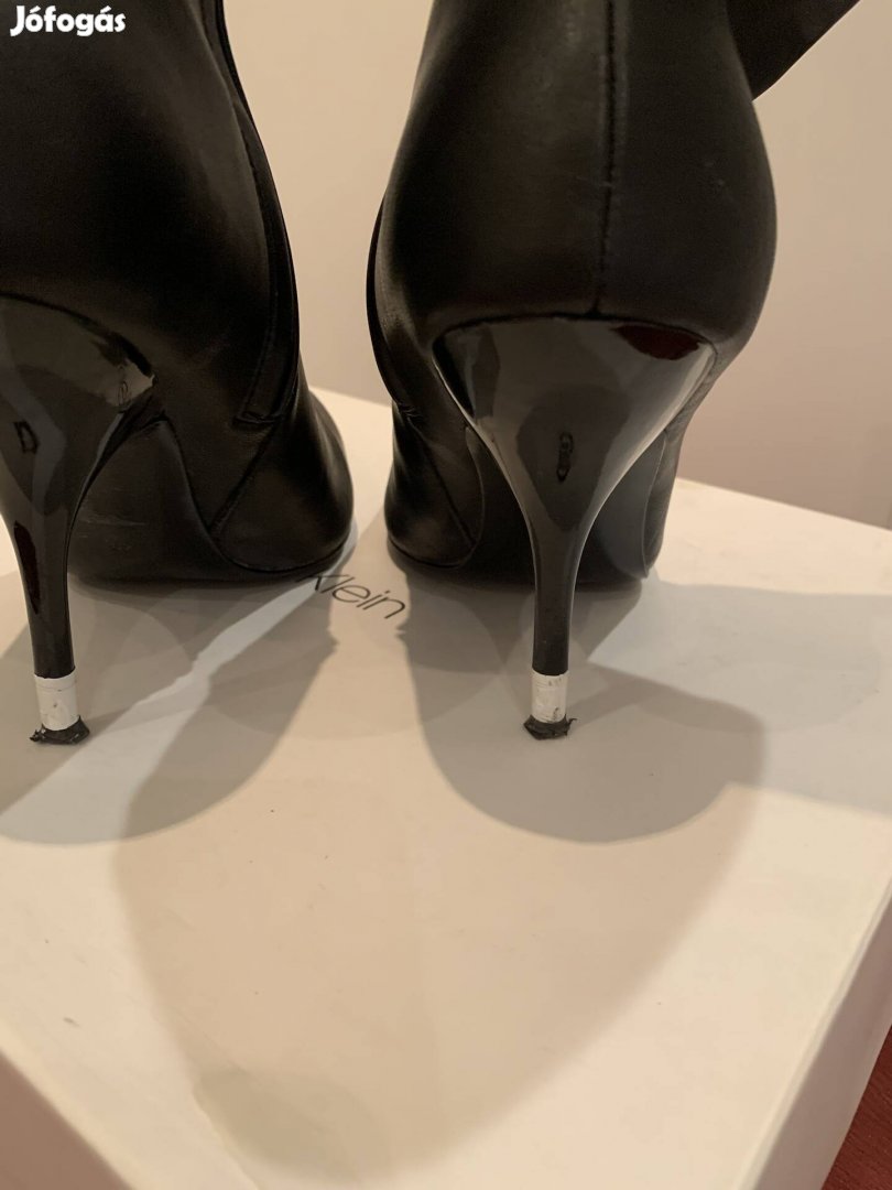 Calvin Klein 40 es fekete bokacsizma