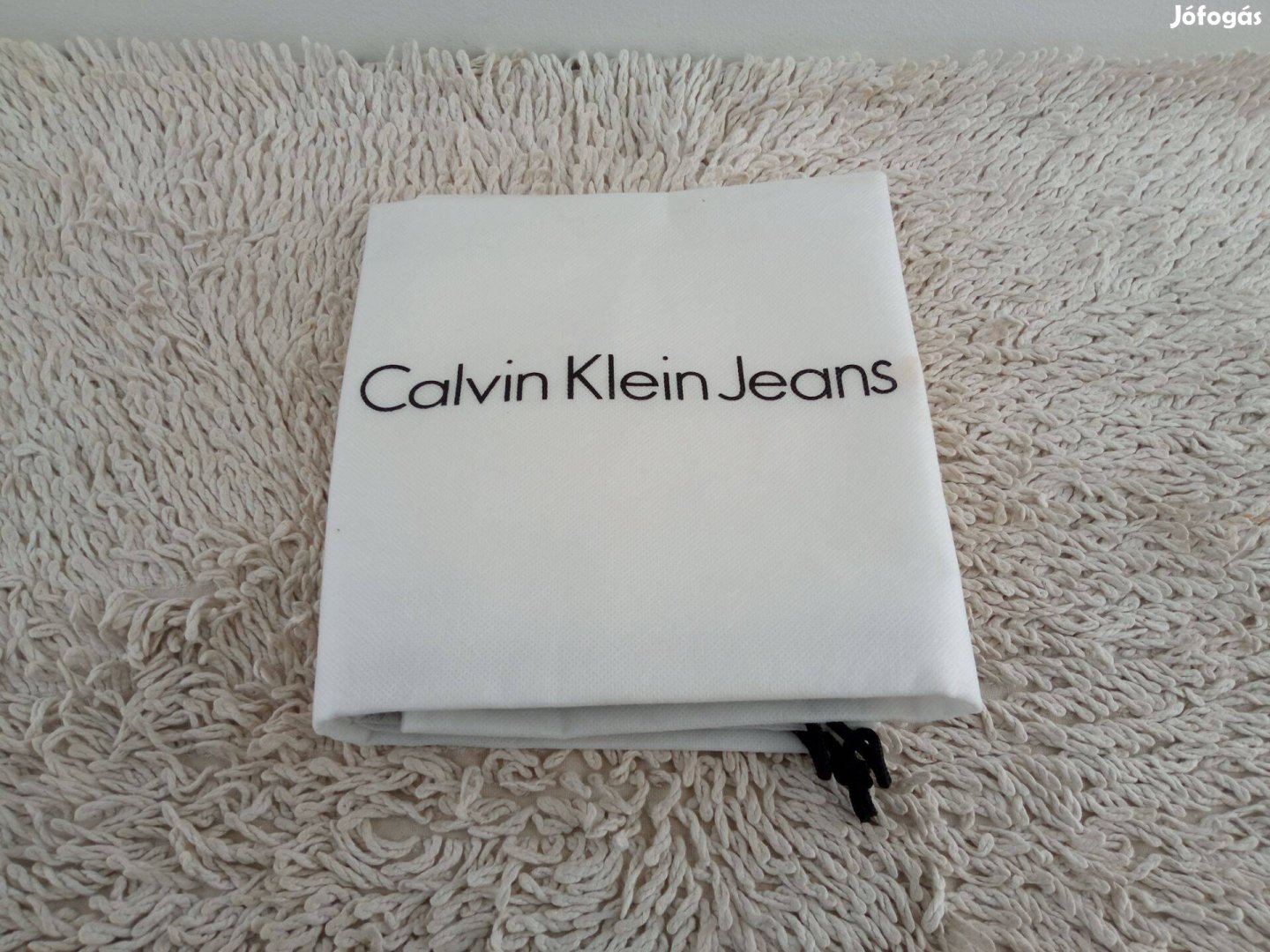 Calvin Klein Jeans légáteresztő szövet ruhazsák - fehér behúzható zsák