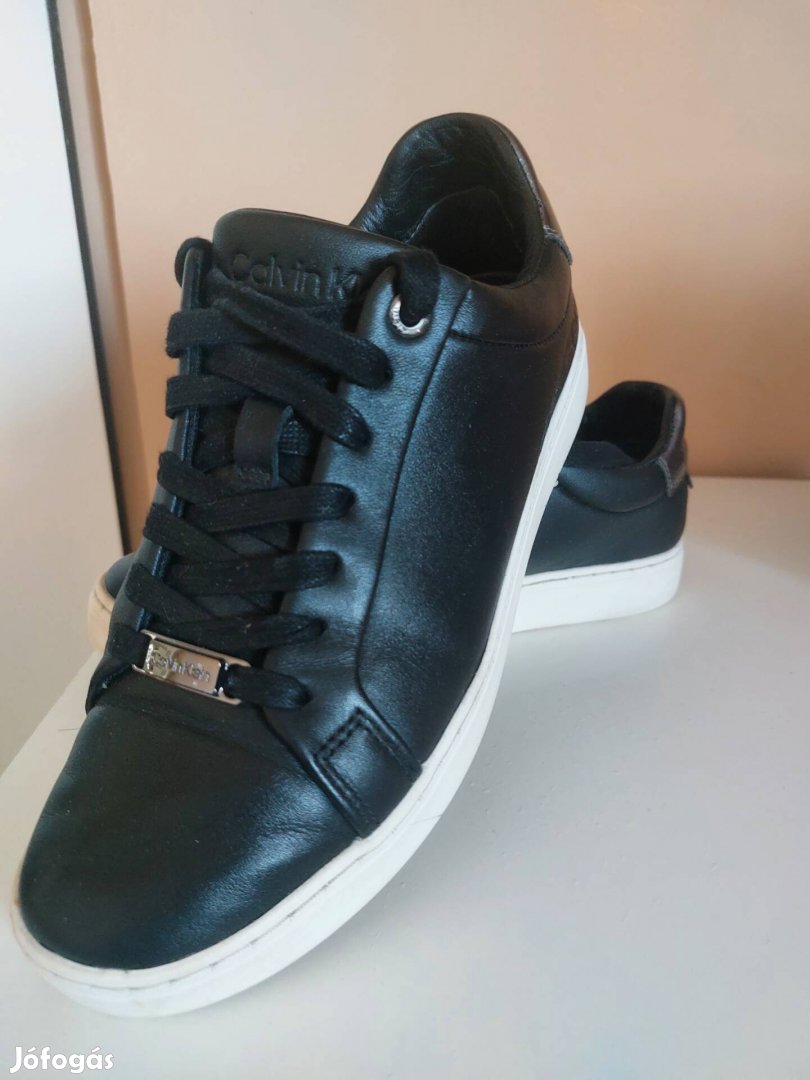 Calvin Klein bőr cipő.