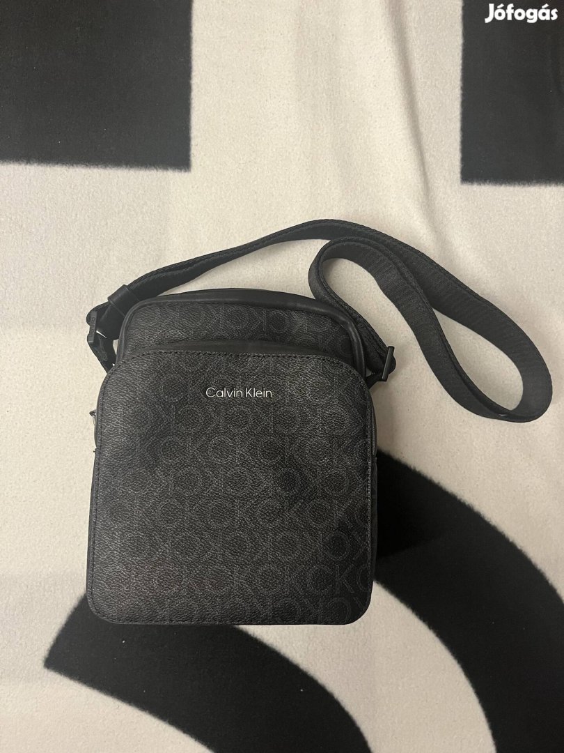 Calvin Klein válltáska