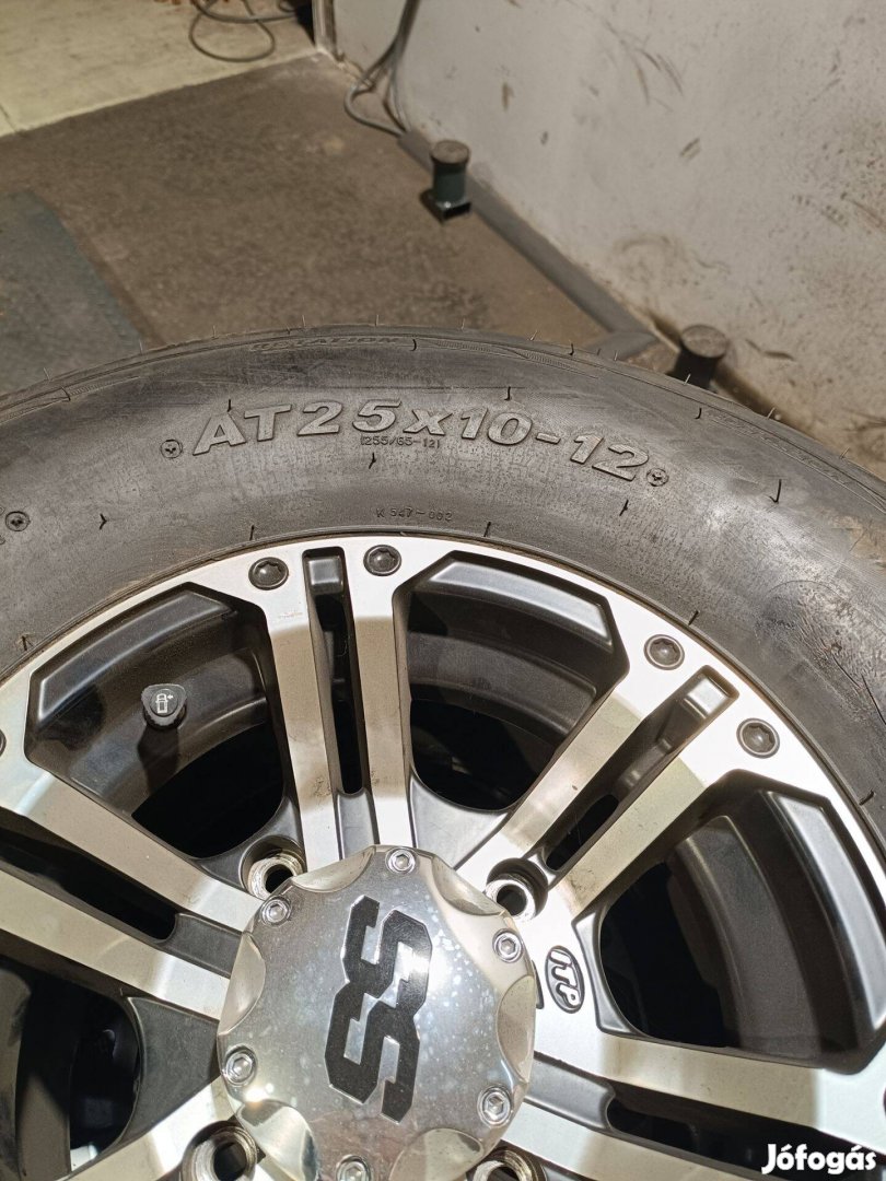 Can-am quadról 4 db alufelni téli gumikkal