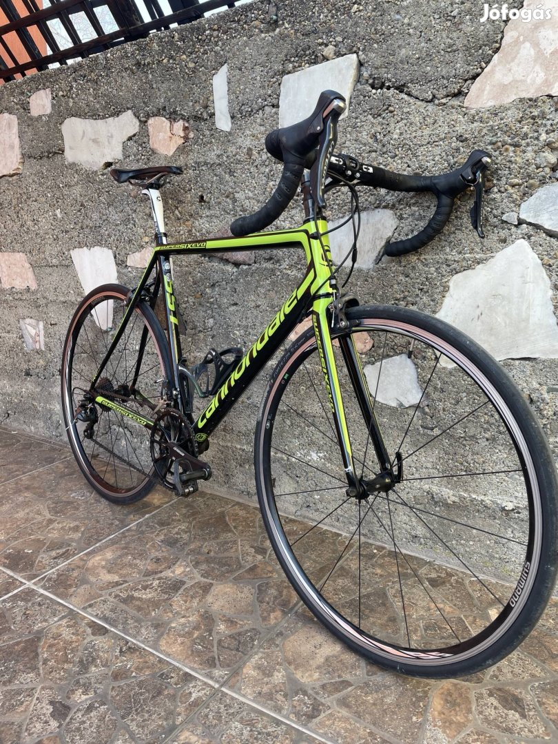 Cannondale Supersix Evo-Ultegra-Országúti kerékpár