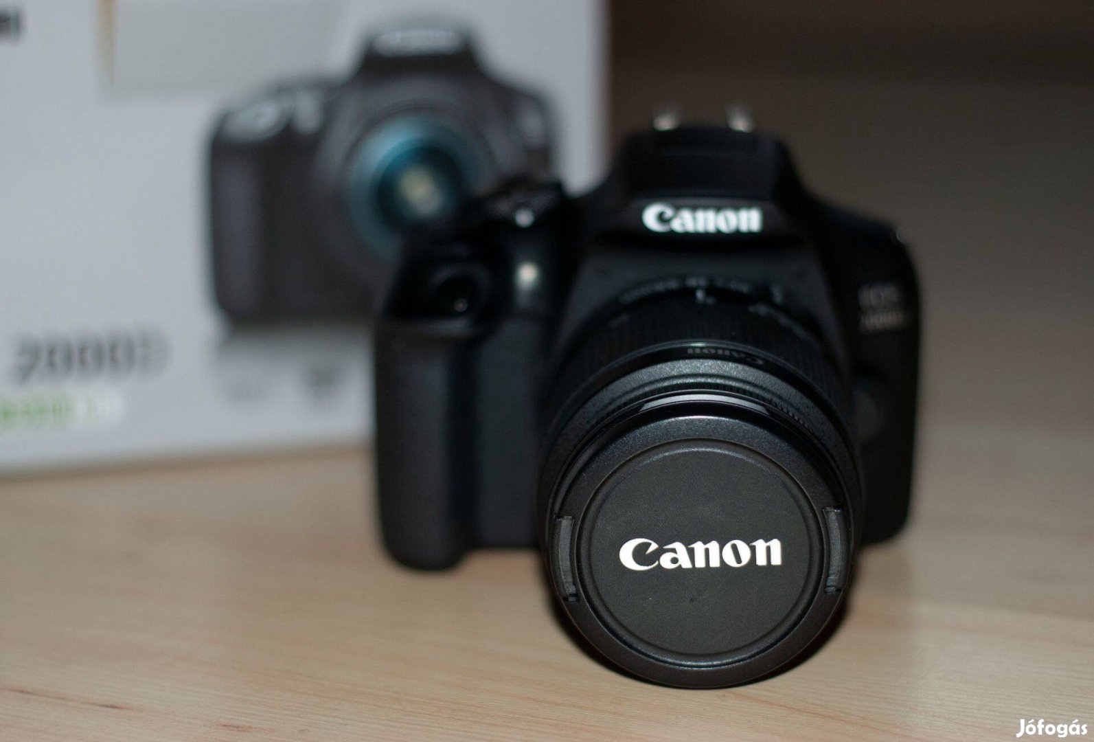 Canon 2000D tükörreflexes fényképezőgép ingyenes szállítással