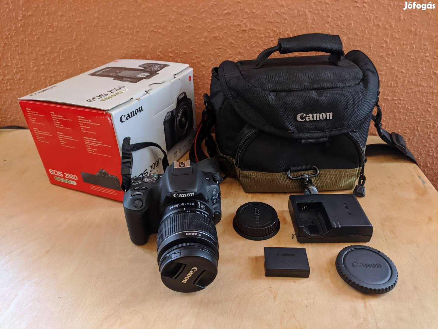 Canon 200D digitális tükörreflexes fényképezőgép