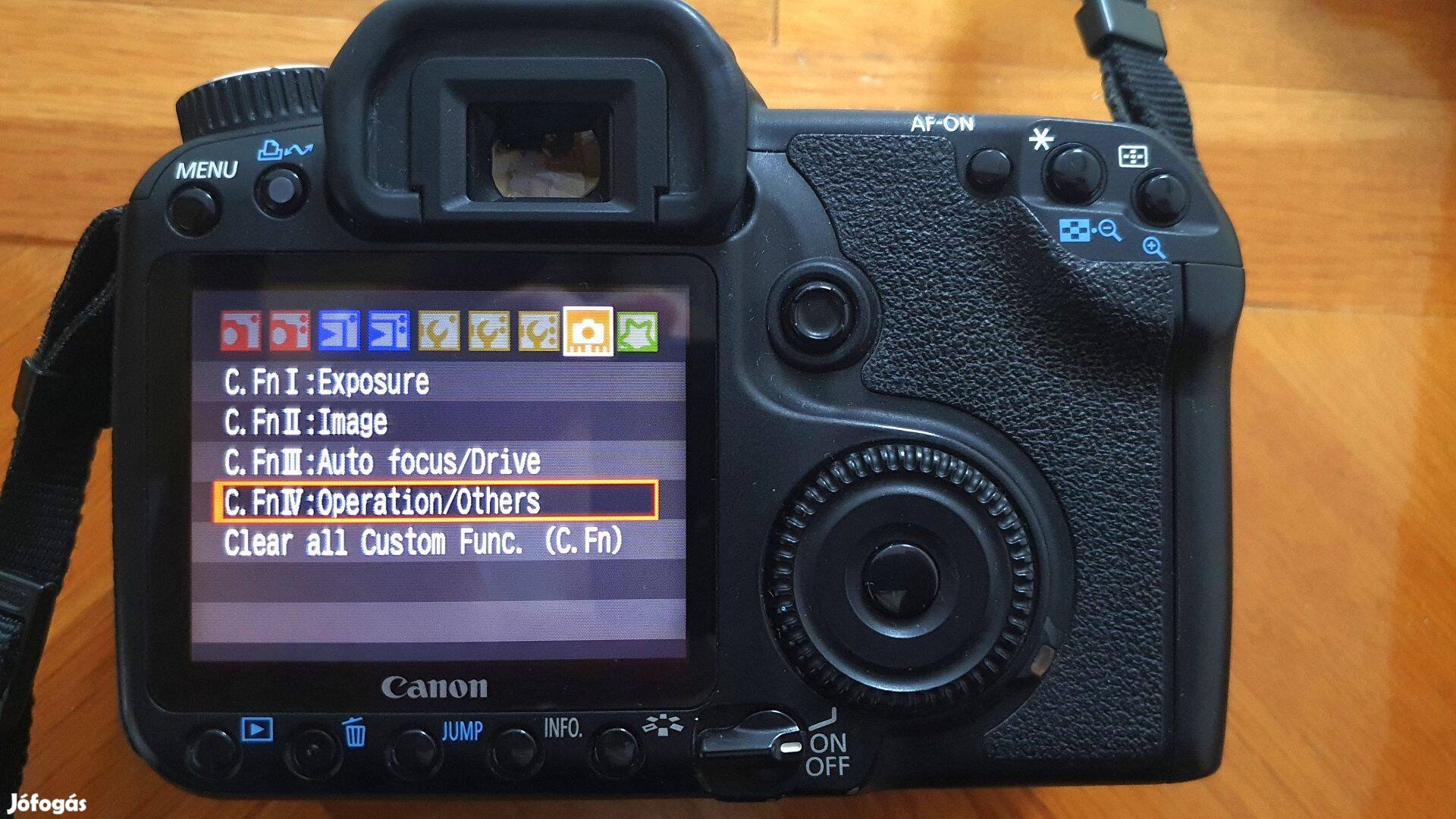 Canon 40D digitális fényképezőgép sok extrával, csak 22 ezer expo-val