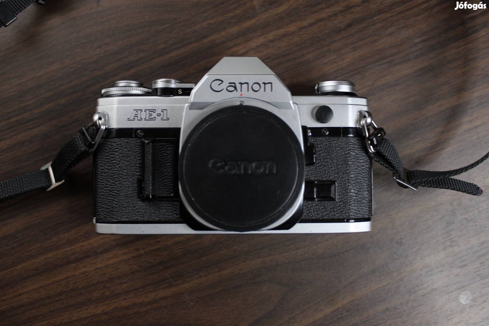 Canon AE-1 analóg fényképezőgép objektívekkel