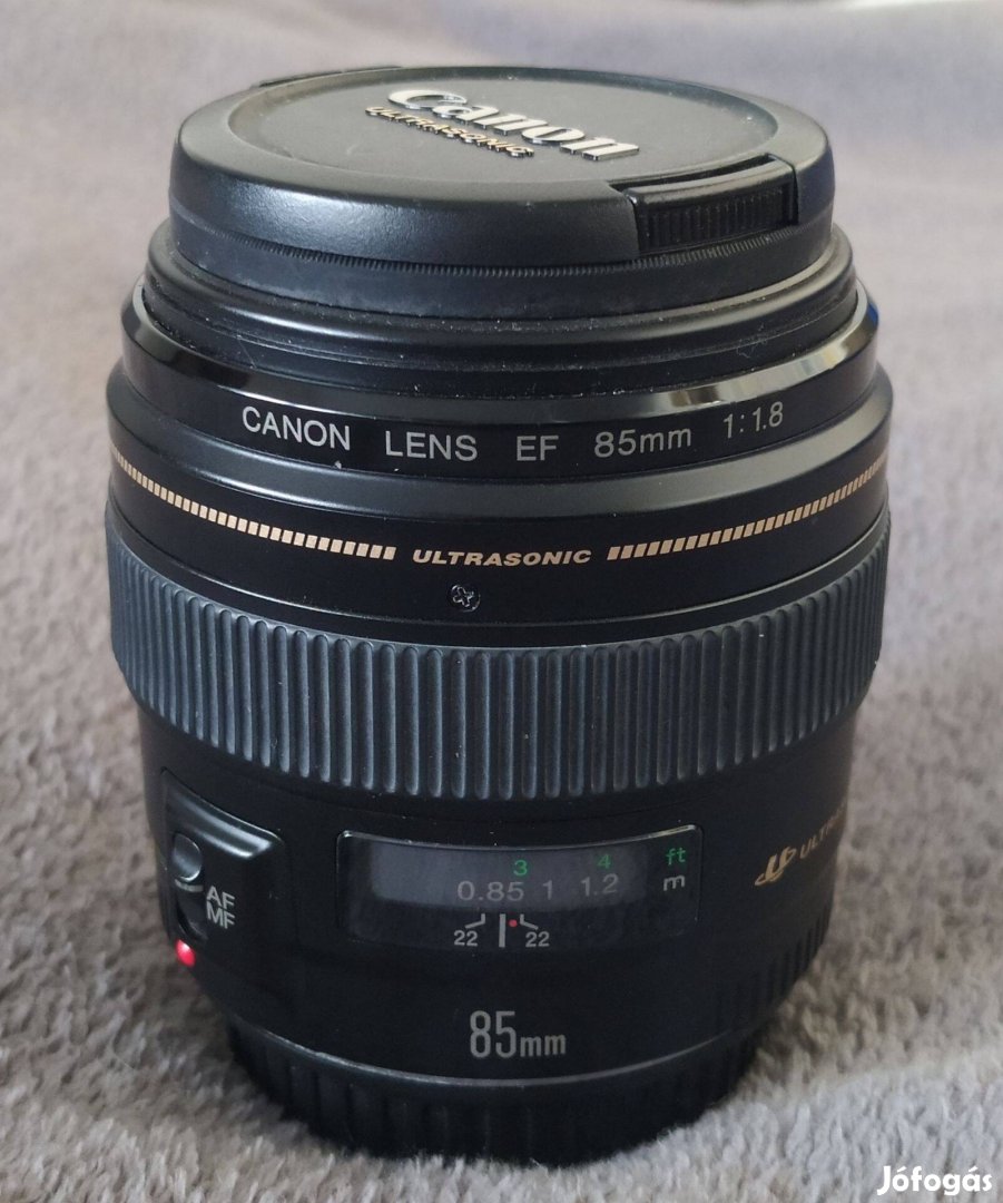 Canon EF 85mm f/1.8 USM + napellenző