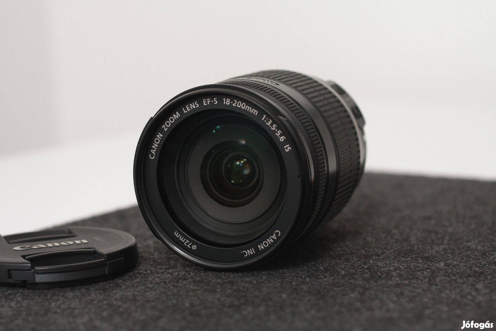 Canon EF-S 18-200MM F/3.5-5.6 Is objektív