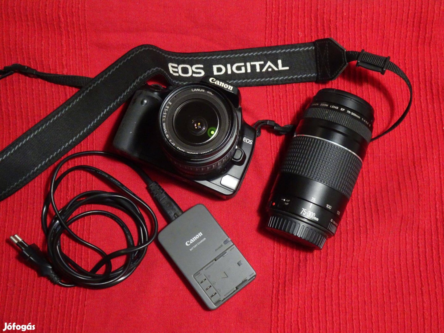 Canon EOS 400D kamera, 18-55 mm és 75-300 mm zoom objektivek