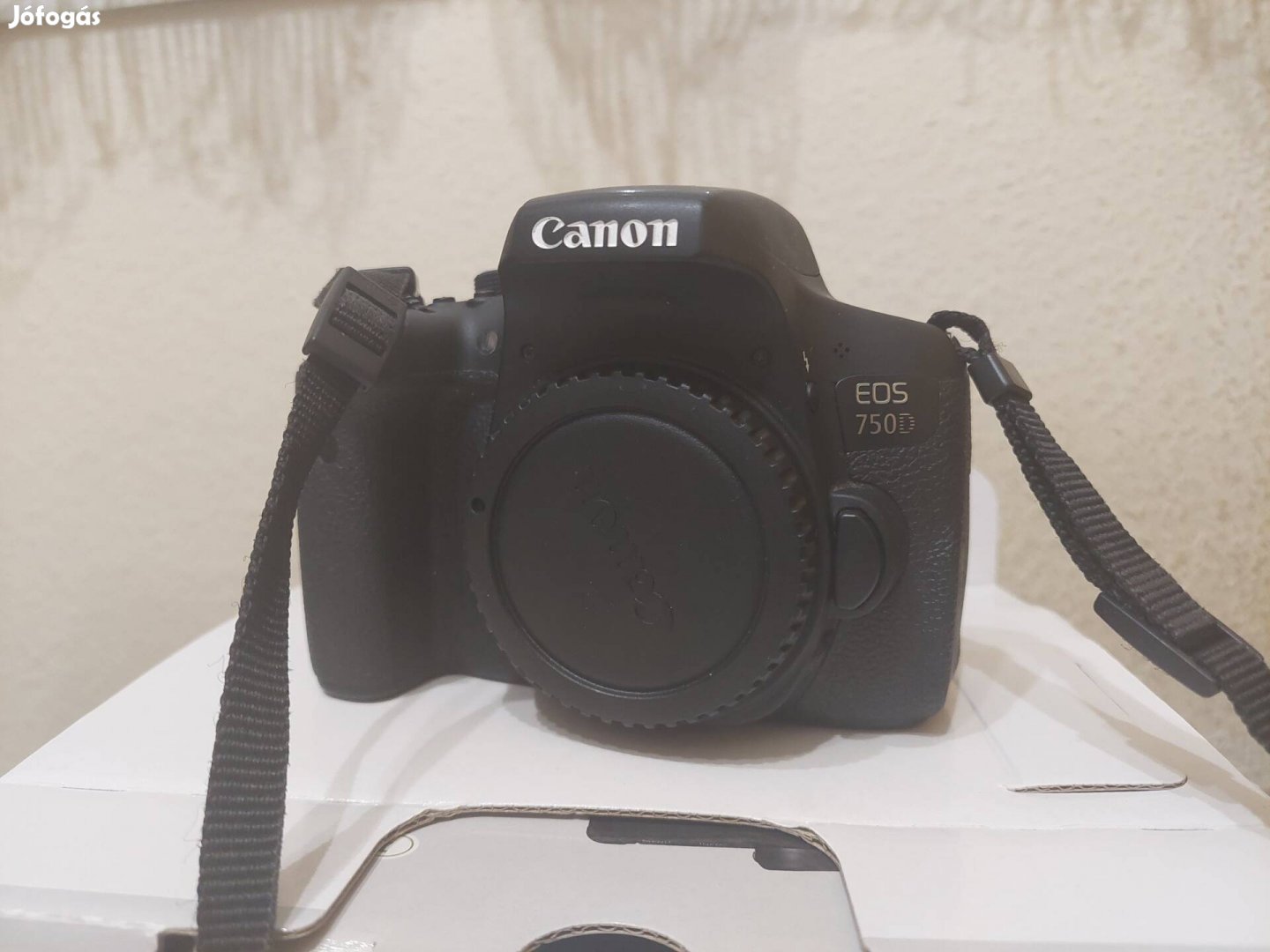 Canon EOS 750D + EFS 18-135mm + EF-S 18-55mm