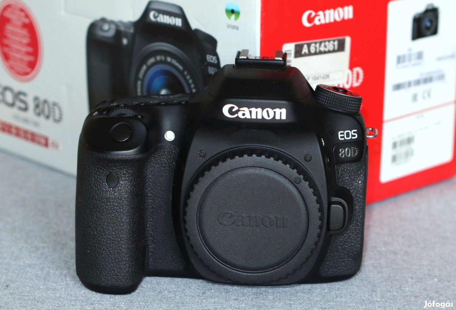 Canon EOS 80D dobozában