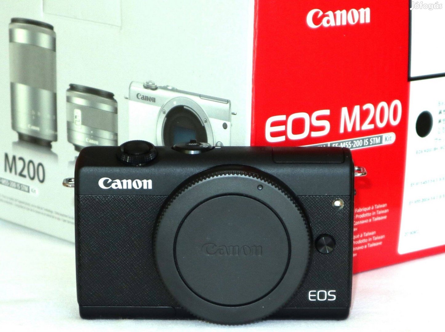 Canon EOS M200 gyári dobozában