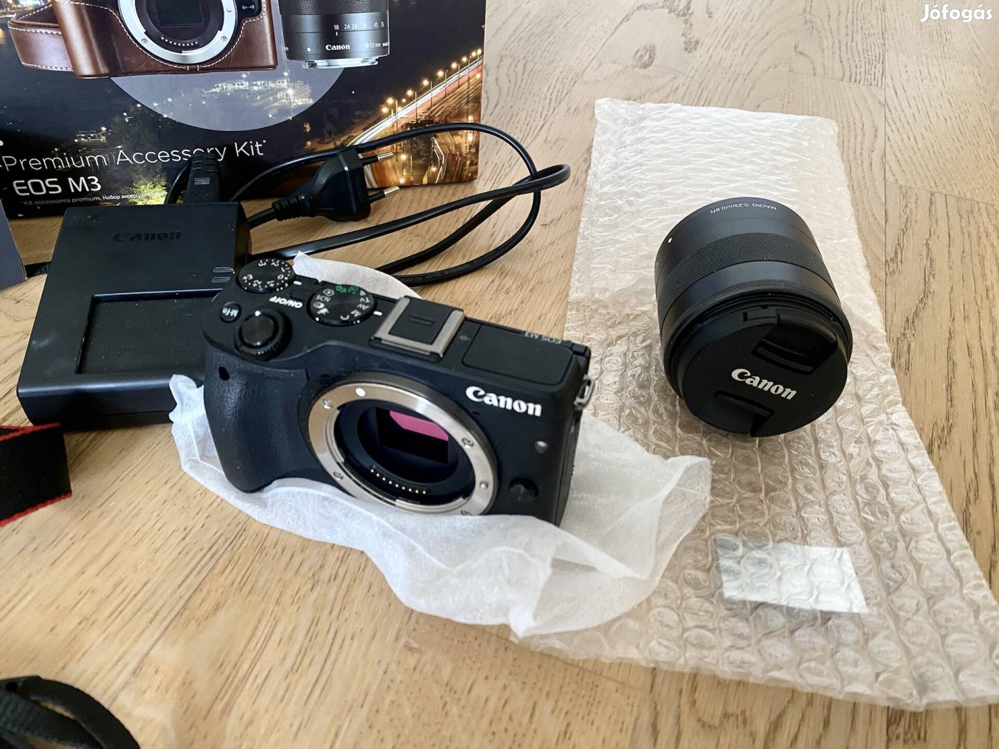 Canon EOS M3 fényképezőgép Premium kit (18-55mm objektív és nyakpánt)