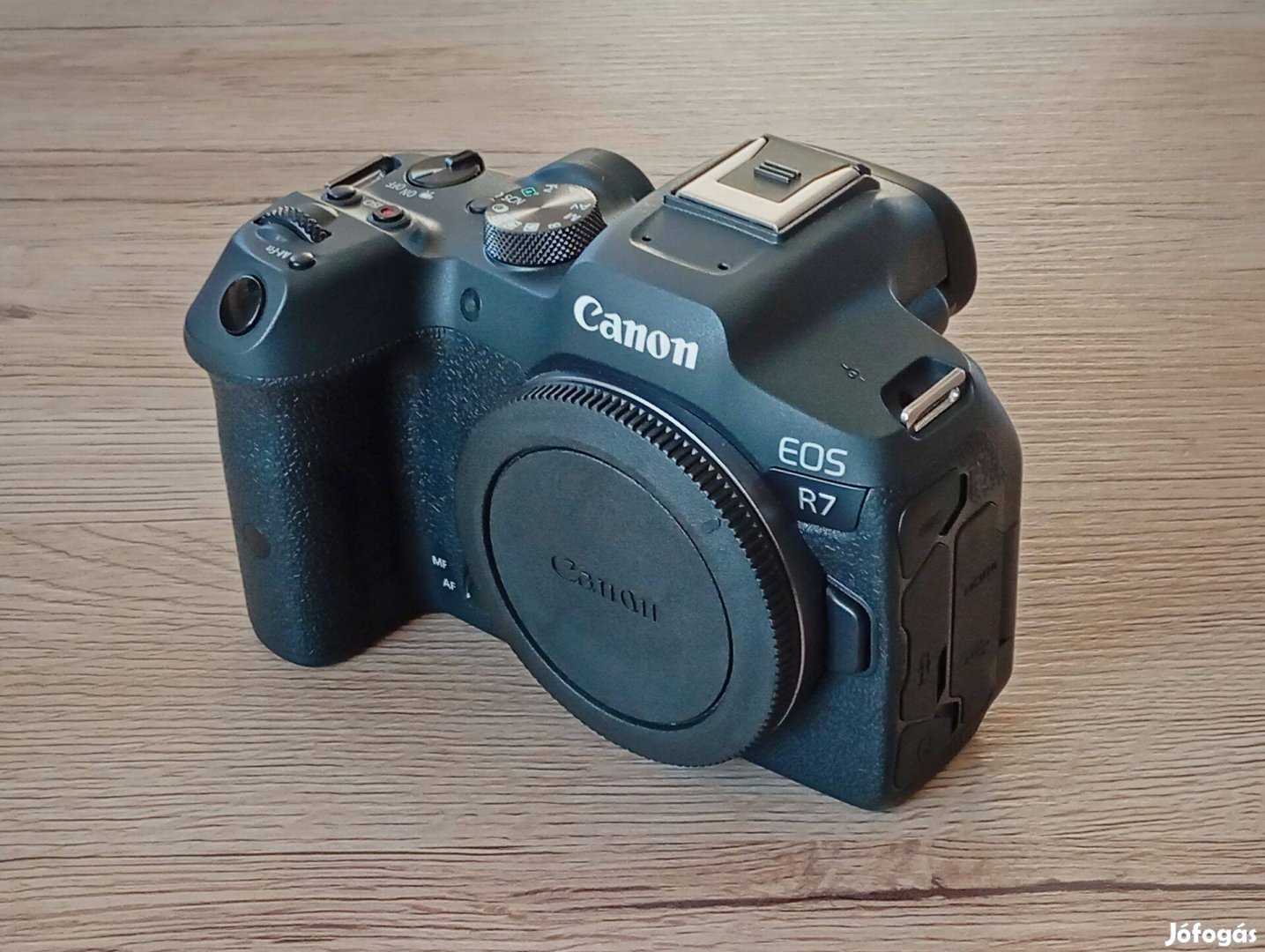 Canon EOS R7