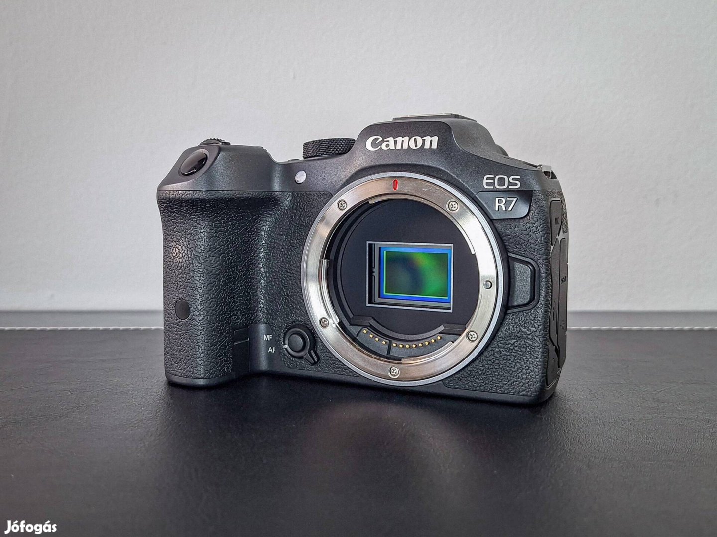 Canon EOS R7 váz kiegészítőkkel