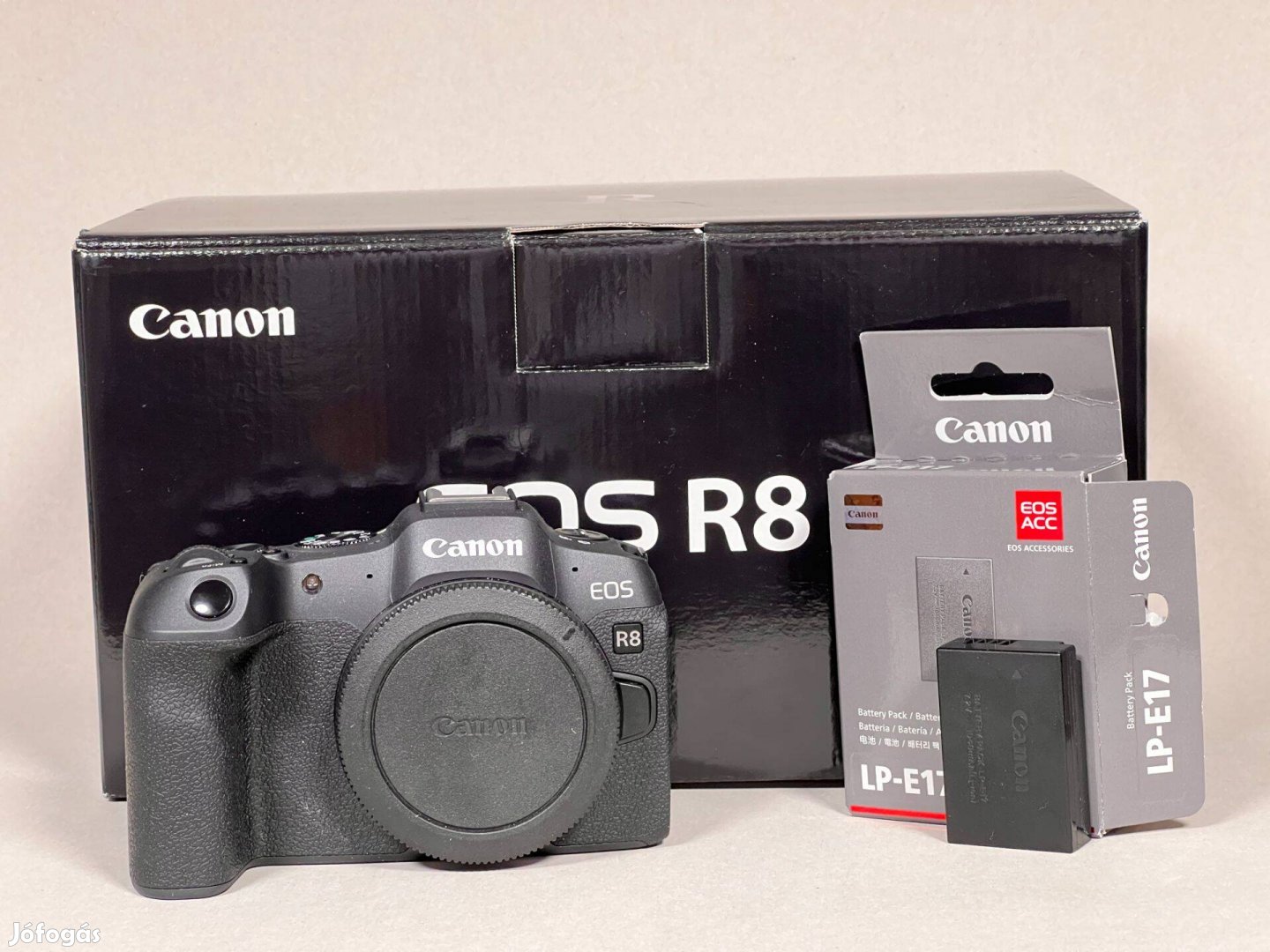 Canon EOS R8 (2000 expó)+ 1 eredeti akksi + ajándék távkioldó