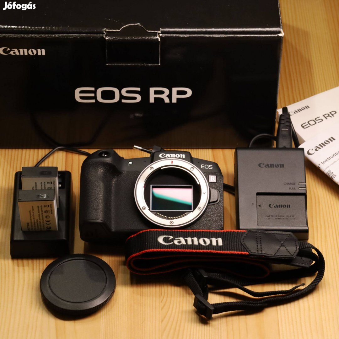 Canon EOS RP fullframe MILC váz 3 akkuval, 2 töltővel