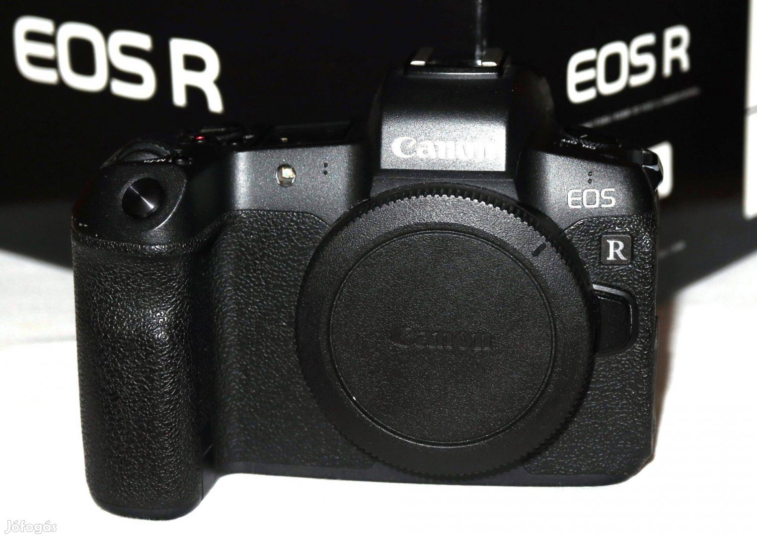 Canon EOS R dobozában