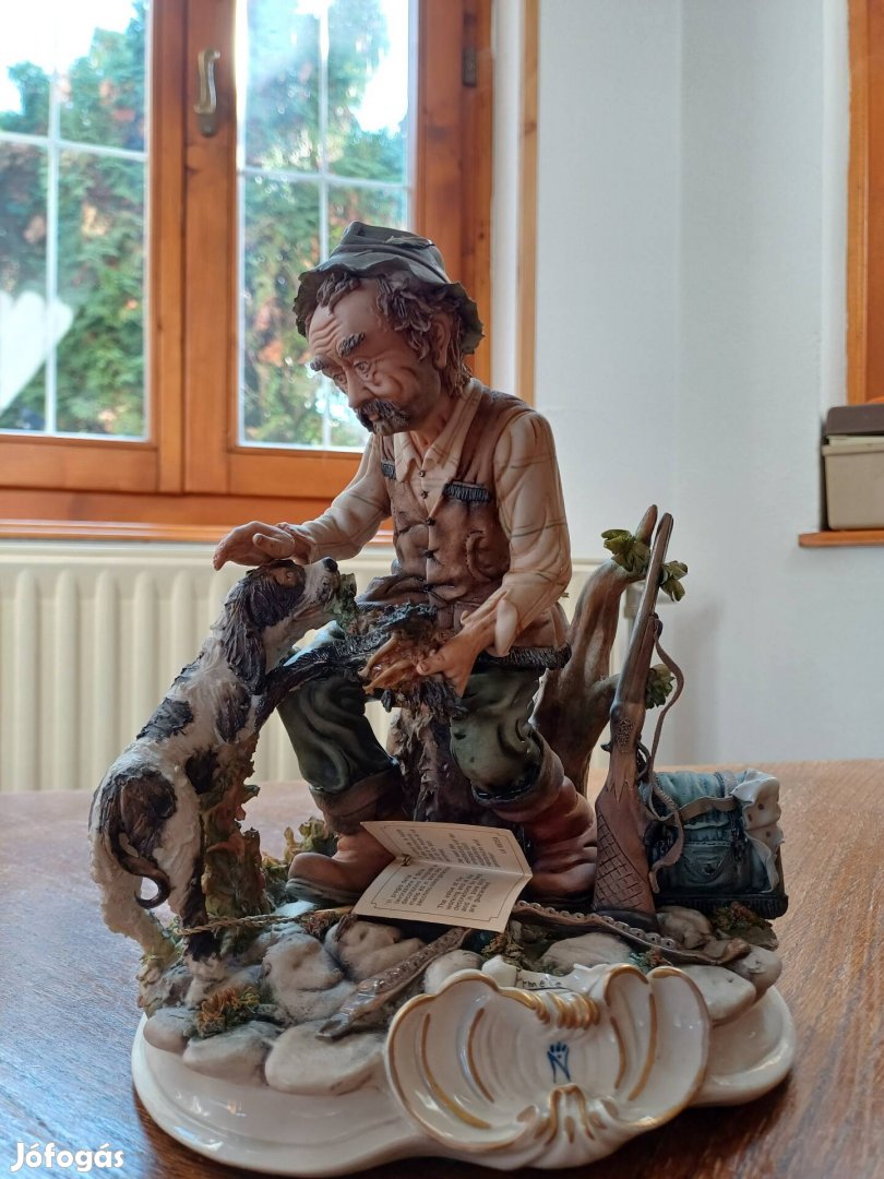 Capodimonte Porcelán Öreg Vadász Kutyával