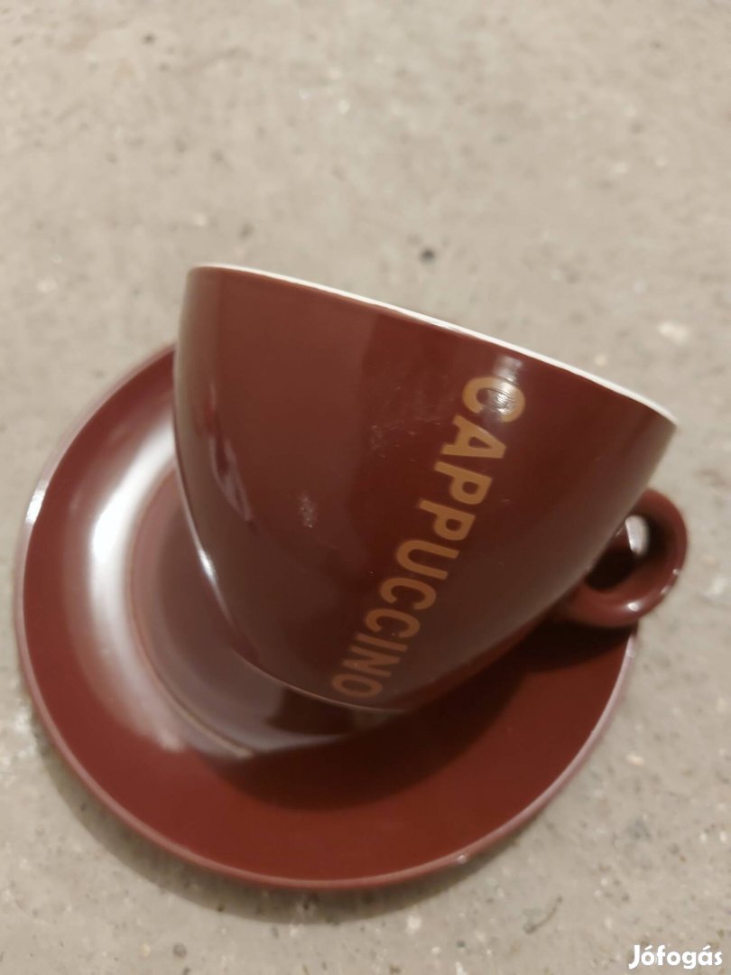 Capuccino bögre kistányérral