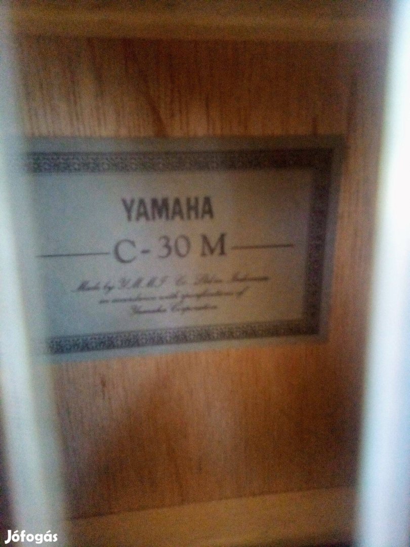 Caractére La Yamaha Corporation Natural Satin Acoustique gitár