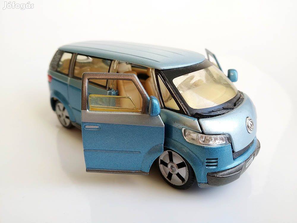 Cararama VW Microbus 2001 1/43-as méretben igényes beltérrel