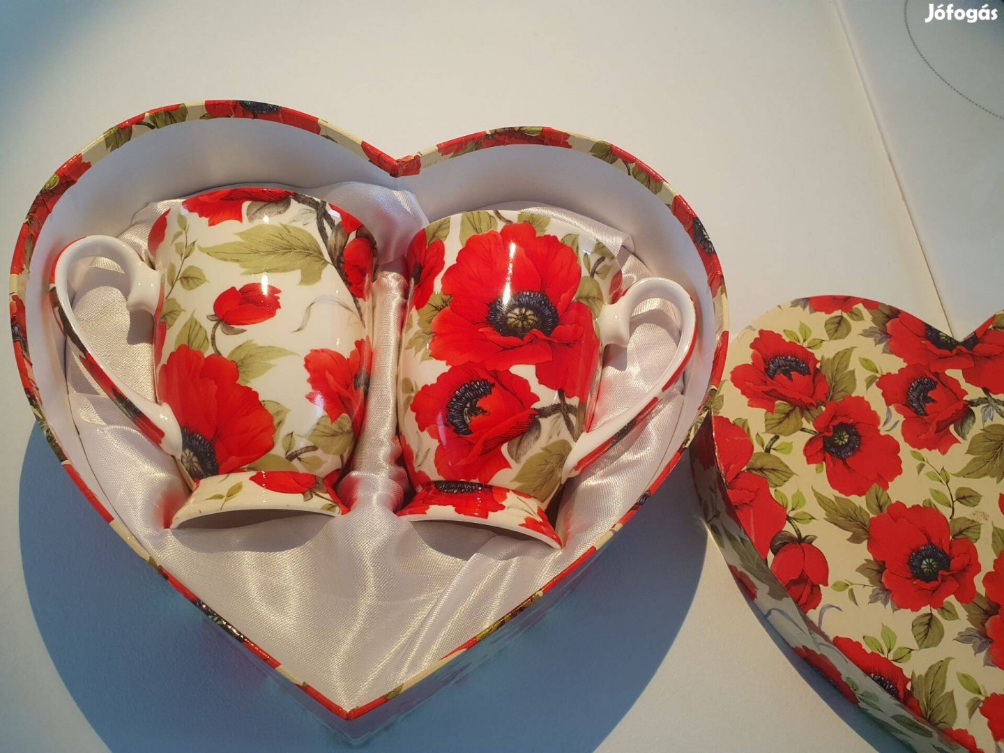 Carmani porcelán 2 db-os bögre szett szív alakú ajándék dobozban