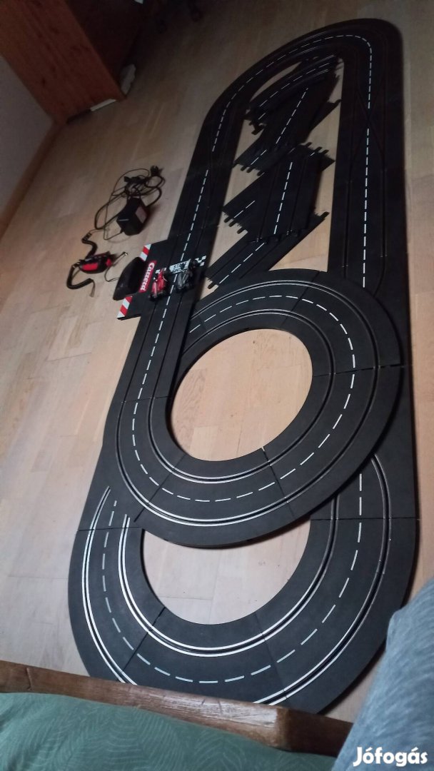 Carrera Prox pályaelemek 2 autóval eladó!