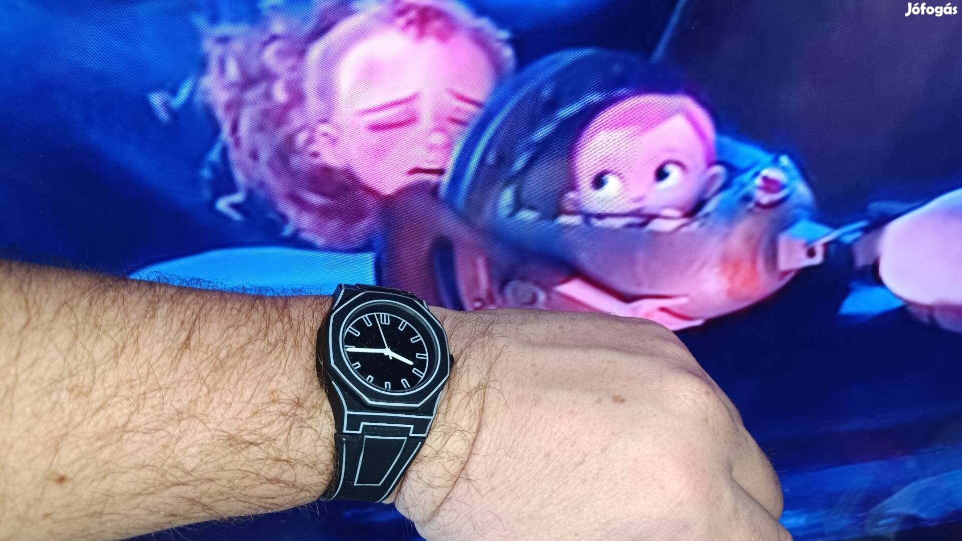 Cartoon hatású karóra