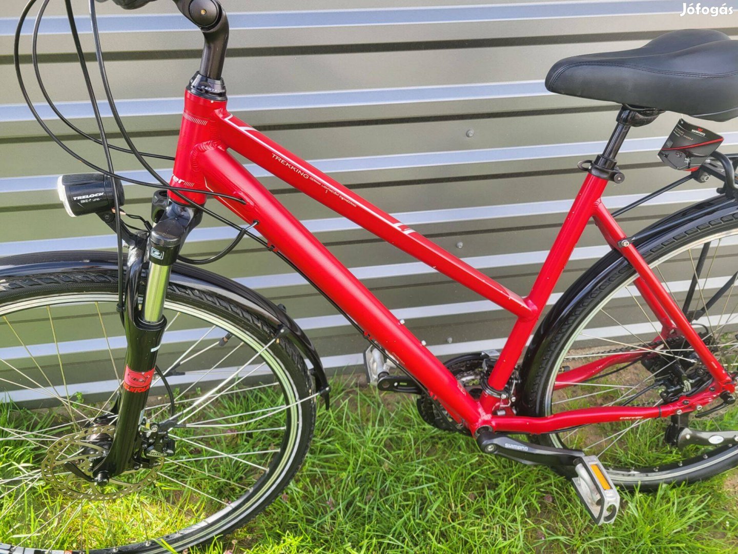 Carver piros megkimélt 28 női trekking kerékpár bicikli xt